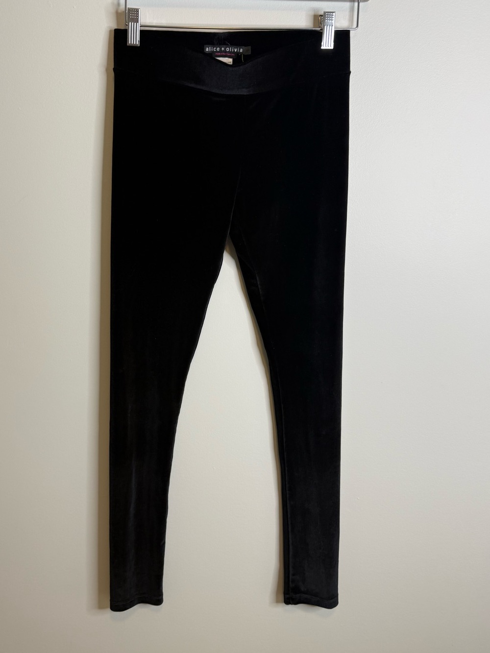 Alice + Olivia Black Velvet Leggings size small